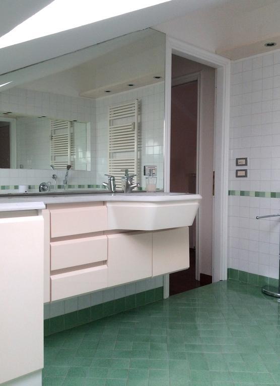 Apartment La Mansarda Alba  Habitación foto